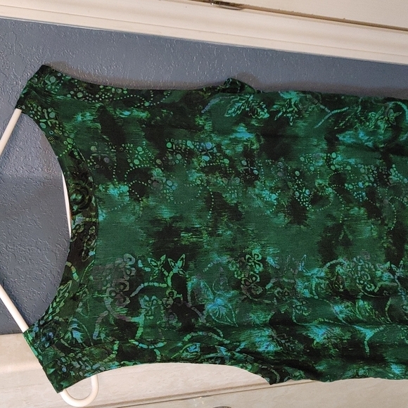 Soft Surroundings sleeveless tank w layered hem. Great shape - Picture 6 of 14